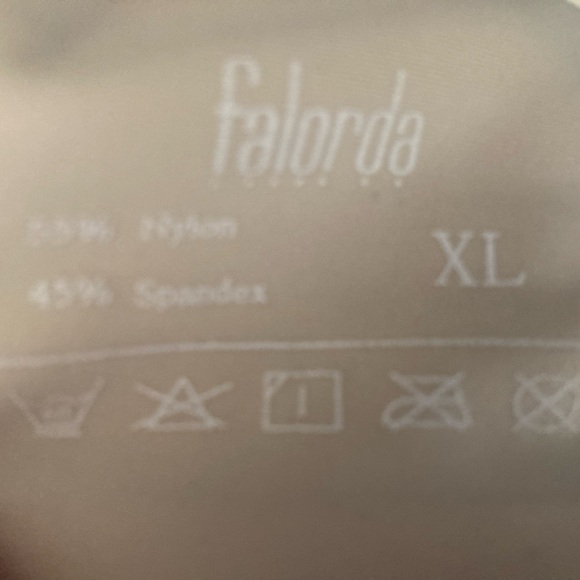 NWOT Woman’s bra, XL( no way) in Nude - Picture 2 of 4